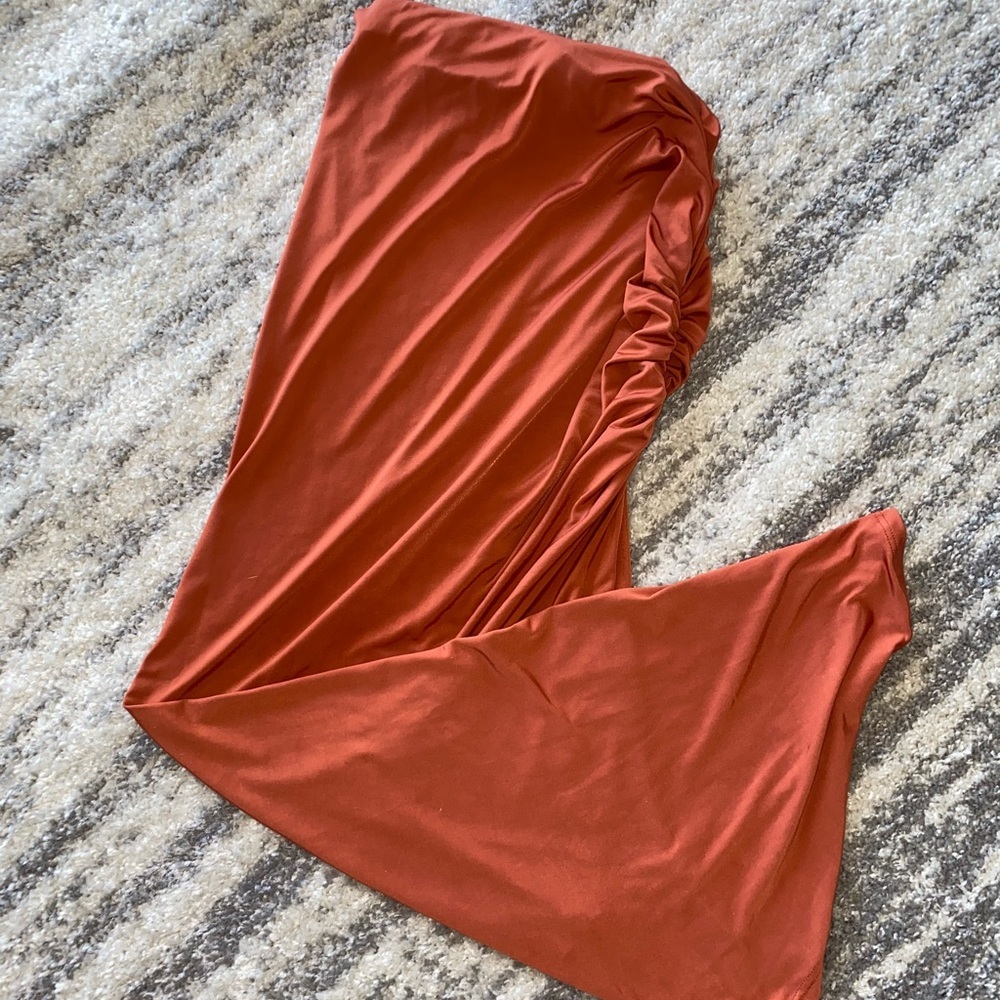 Maxi skirt with slit